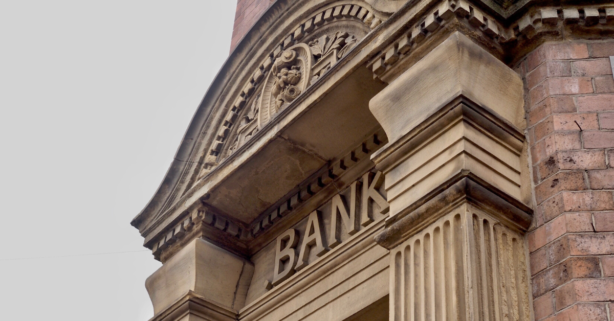 Navigating Banking Requirements Beyond the Billion-Dollar Asset Threshold FI - FI