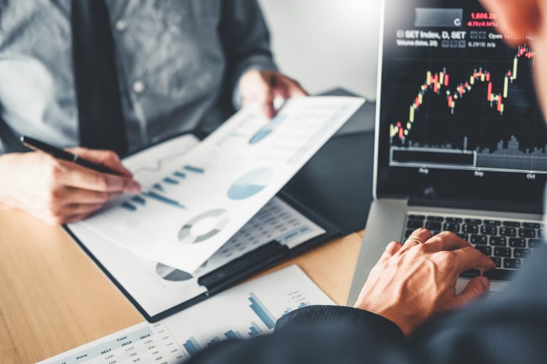 Business,Team,Investment,Entrepreneur,Trading,Discussing,And,Analysis,Graph,Stock